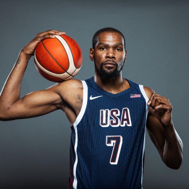 半岛体育官方网站-梦之队谨慎起见推迟KD复出 科尔吐槽球队进攻太慢