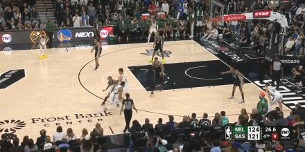 半岛体育APP-天赋怪扣篮大赛级表演！字母碰撞文班真的太炸裂