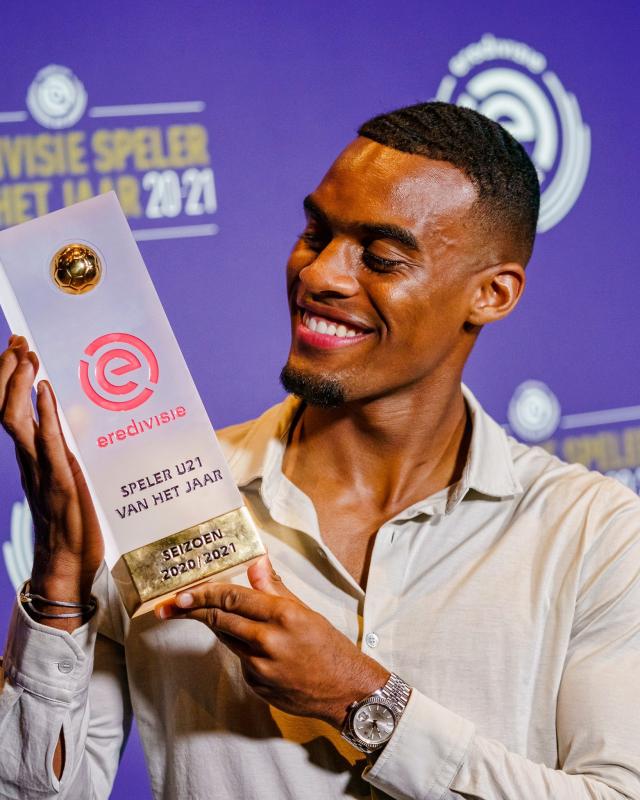 半岛体育官方网站-总投入达7000万欧元，拜仁对赫拉芬贝赫有何期待？