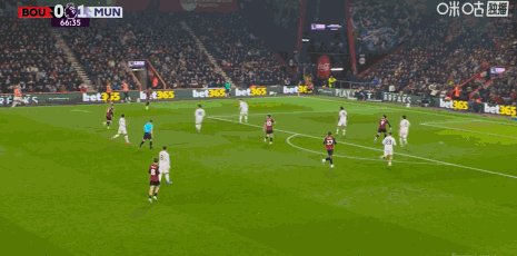 1774049807528048199.gif 半岛体育APP-【早报】要多久才能看懂裁判?
