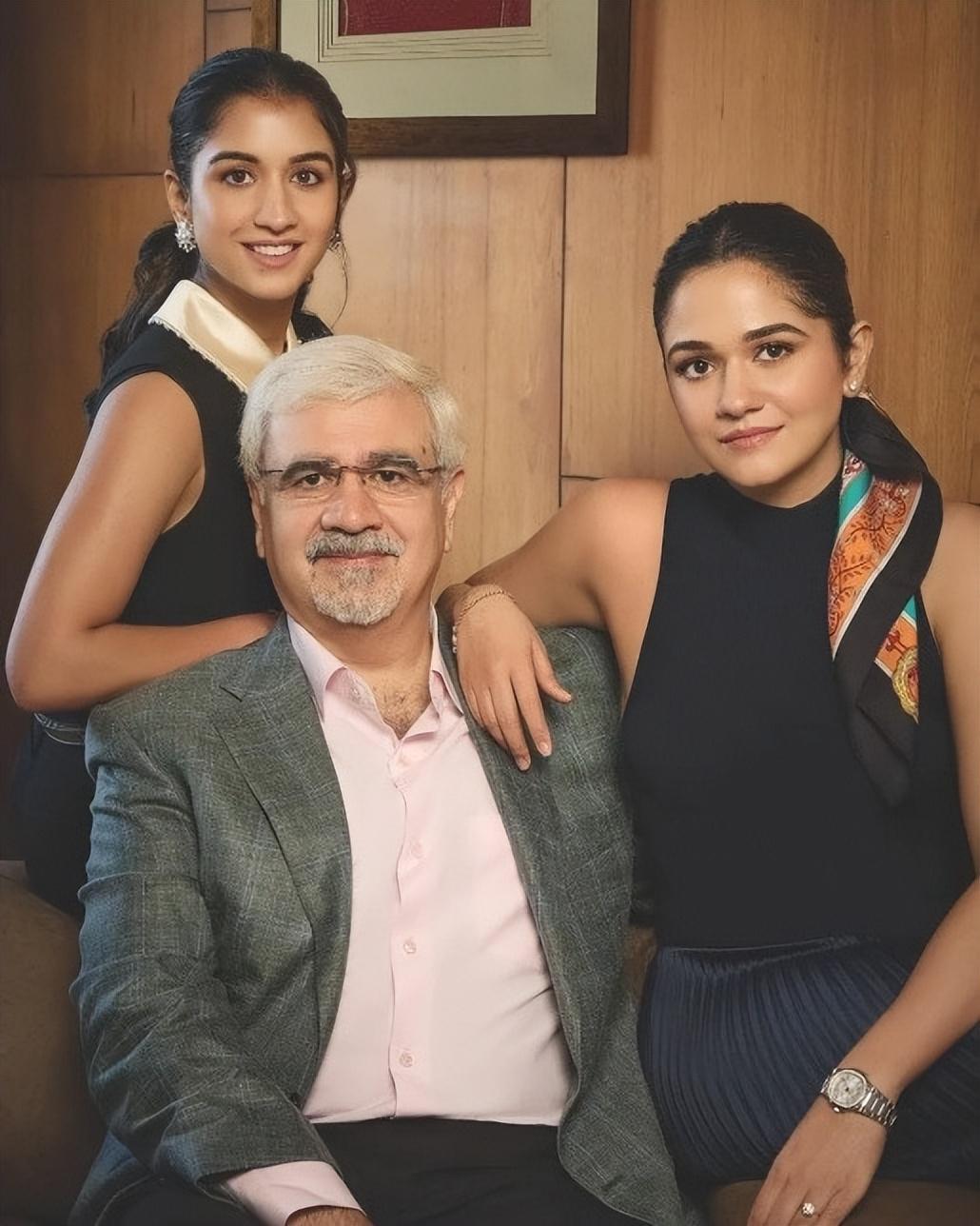 半岛体育官网-印度首富小儿媳：弃帅模前男友，嫁300斤阿南特，如今成家族门面